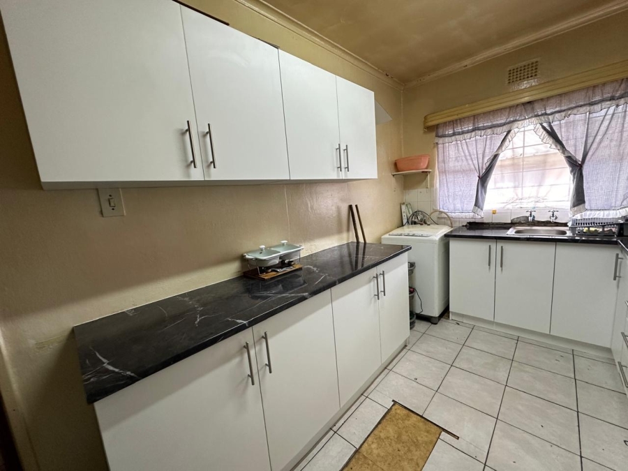 2 Bedroom Property for Sale in Oakdene Western Cape